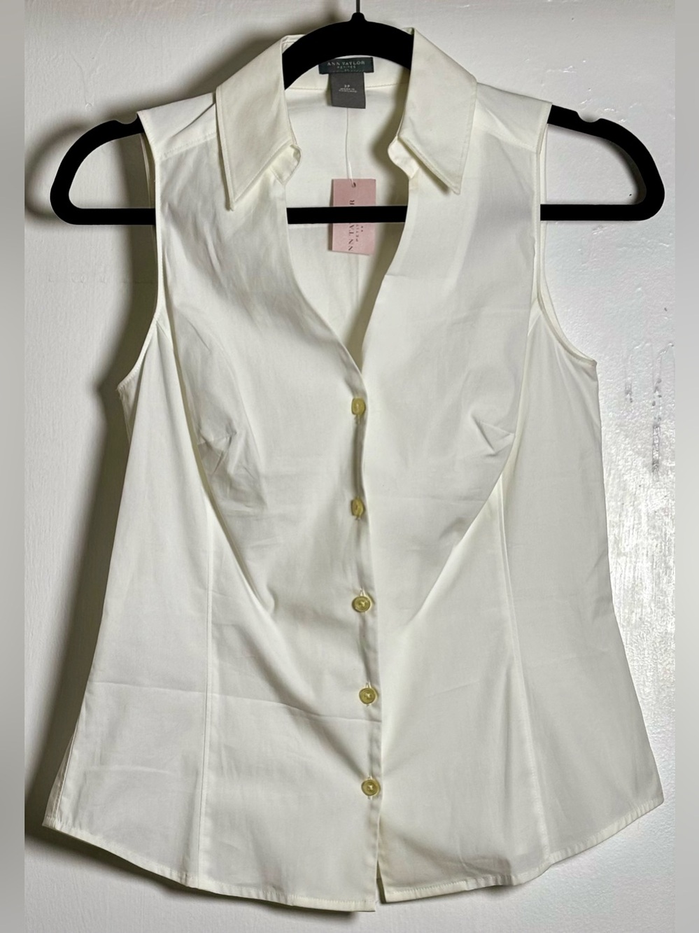 Ann Taylor Sleeveless Button-Down Shirt White Size 2P NWT